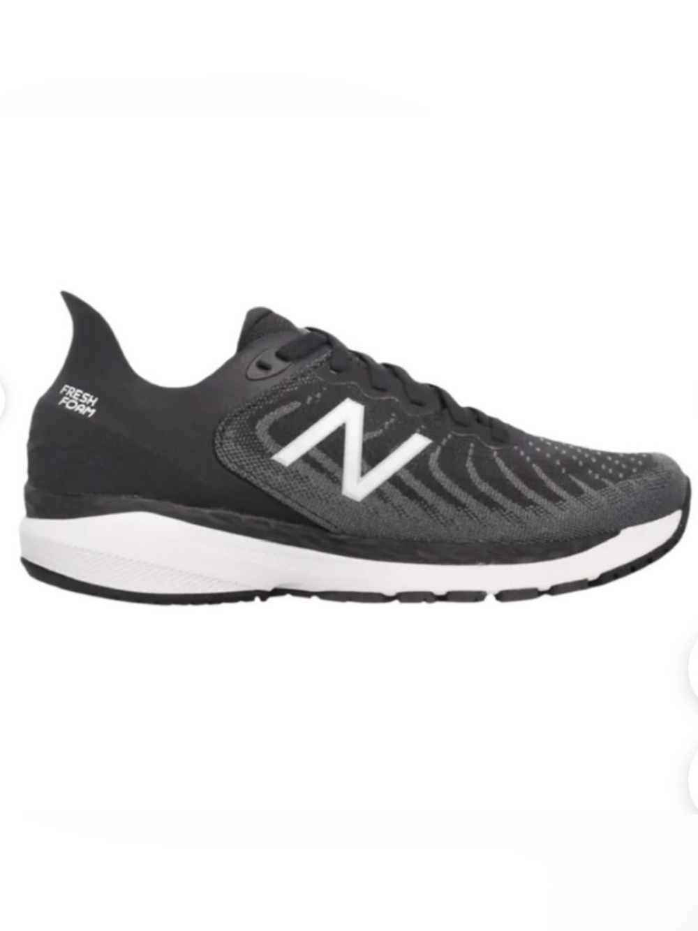 Men’s New Balance Fresh Foam 860V11. Black and White Running Sneaker. Size 9.5.